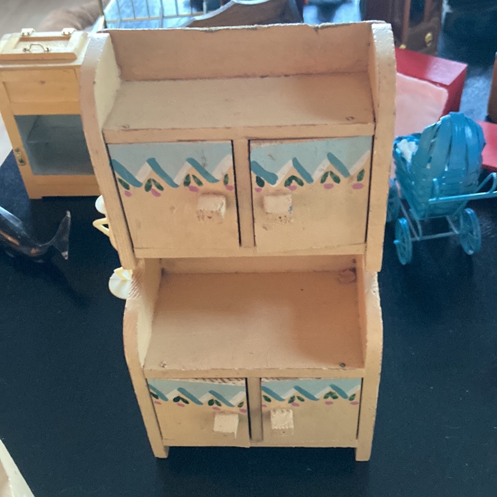 Vintage handmade doll house furniture with dishes & mini books ❤️❤️ - Picture 6 of 12